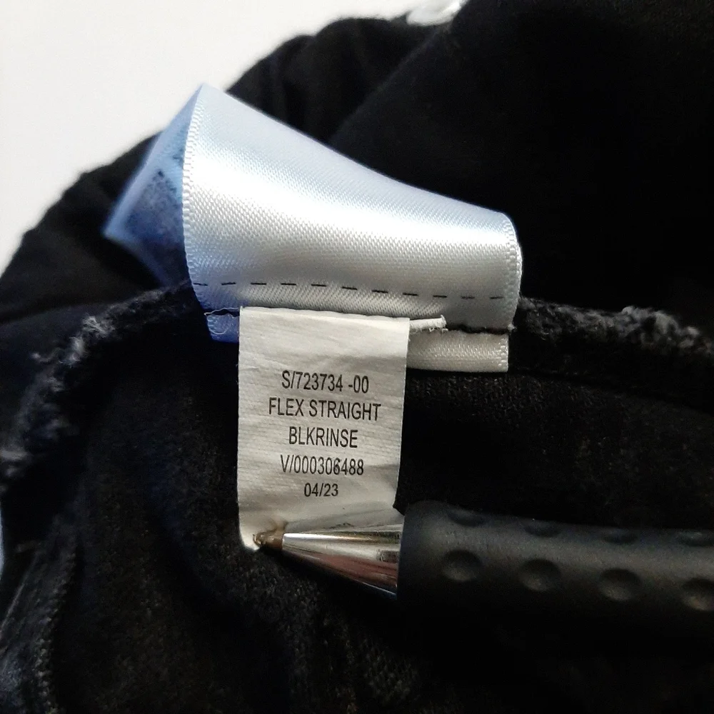 Old Navy Straight-Leg Built-In Flex Black Jeans